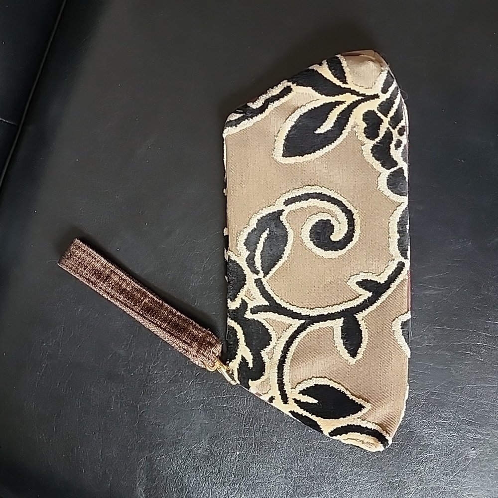 Offhand Designs Black and Tan Tapestry Clutch - Picture 3 of 10